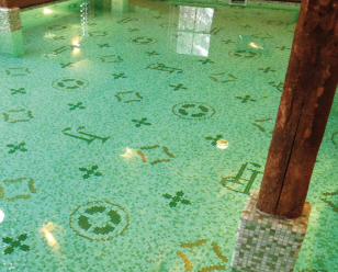 Foto : Mozaiek voor zwembad